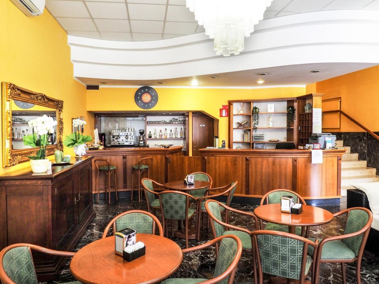精品酒店 SantʼIlario dʼEnza 外观 照片