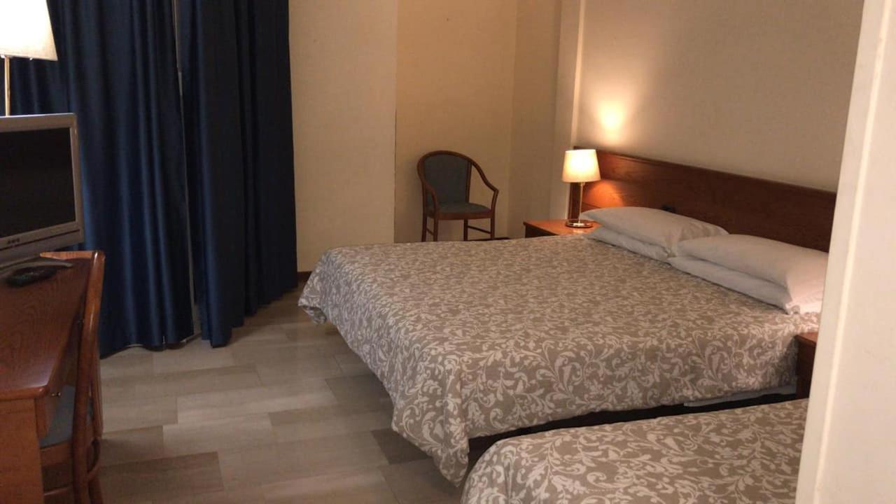 精品酒店 SantʼIlario dʼEnza 外观 照片